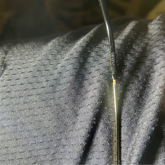 Gucci aviators “P” (polarized) GG0107S sunglasses. Slight cloth marks on lenses - Picture 2 of 8